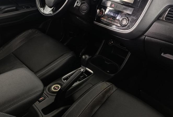 Mitsubishi Outlander III Рестайлинг 2 с пробегом 2016 года, цена 1 820 000 рублей, 142312 км, внедорожник, Автокод Объявления