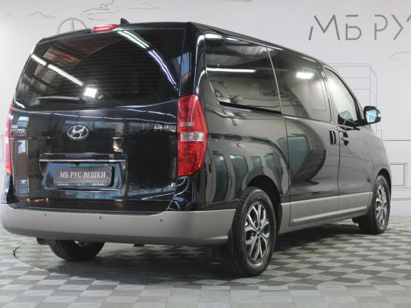 Hyundai H-1 II Рестайлинг 2 с пробегом 2021 года, цена 3 850 000 рублей, 83450 км, минивэн, Автокод Объявления