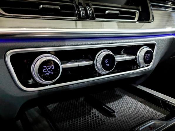 Hongqi HS5 I Рестайлинг с пробегом 2024 года, цена 3 335 000 рублей, 20959 км, внедорожник, Автокод Объявления