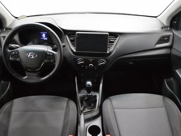 Hyundai Solaris II с пробегом 2018 года, цена 906 000 рублей, 230448 км, седан, Автокод Объявления