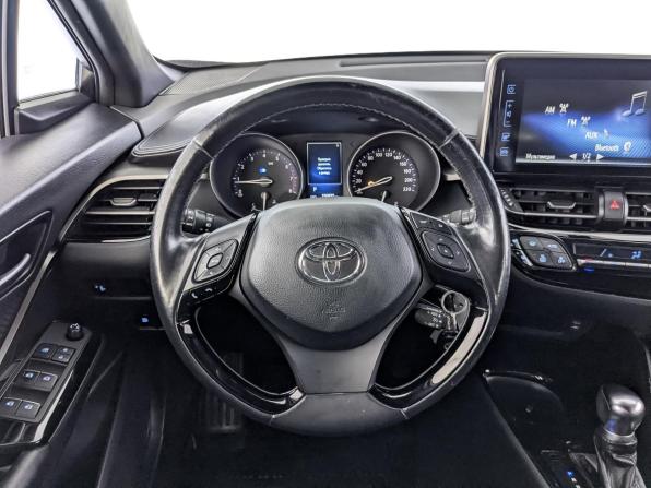 Toyota C-HR I с пробегом 2018 года, цена 1 970 000 рублей, 156834 км, внедорожник, Автокод Объявления