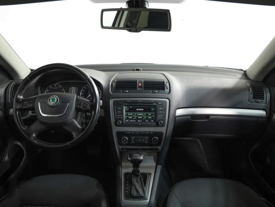 Skoda Octavia II (A5) Рестайлинг Санкт-Петербург  - изображение 9