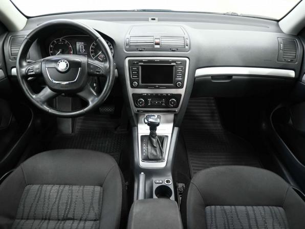 Skoda Octavia II (A5) Рестайлинг с пробегом 2013 года, цена 1 129 900 рублей, 162000 км, лифтбек, Автокод Объявления