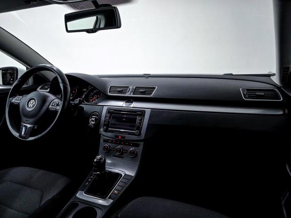 Volkswagen Passat B7 с пробегом 2013 года, цена 1 230 000 рублей, 176800 км, седан, Автокод Объявления
