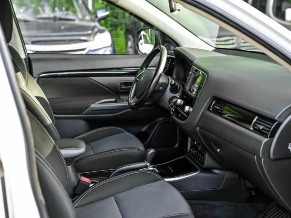 Mitsubishi Outlander III Рестайлинг 3 с пробегом 2020 года, цена 1 830 001 рубль, 154037 км, внедорожник, Автокод Объявления