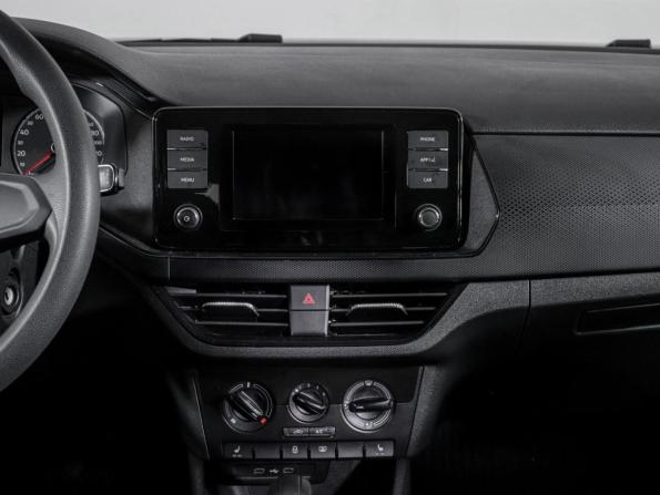 Volkswagen Polo VI с пробегом 2022 года, цена 1 644 000 рублей, 32688 км, лифтбек, Автокод Объявления