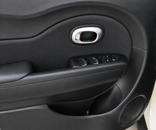 Kia Soul II Рестайлинг с пробегом 2018 года, цена 1 355 000 рублей, 155314 км, хэтчбек, Автокод Объявления