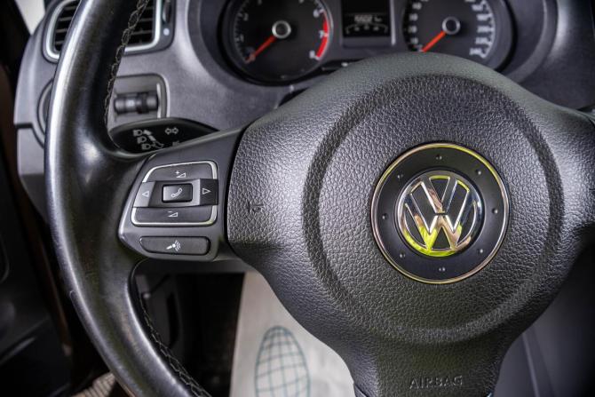 Volkswagen Polo V с пробегом 2014 года, цена 1 049 000 рублей, 155030 км, седан, Автокод Объявления