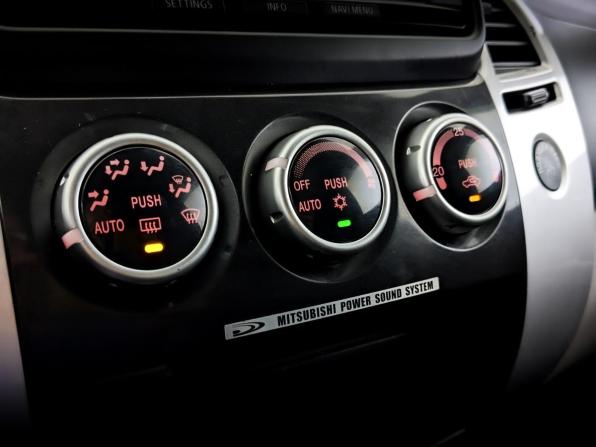 Mitsubishi Pajero Sport II Рестайлинг с пробегом 2015 года, цена 1 825 000 рублей, 237795 км, внедорожник, Автокод Объявления