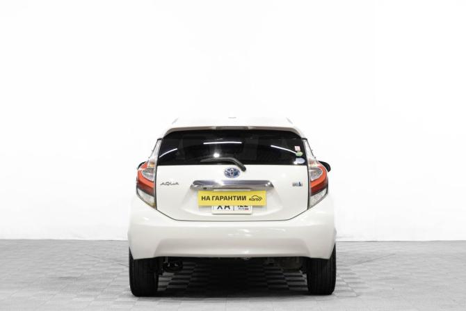 Toyota Aqua I Рестайлинг с пробегом 2016 года, цена 1 099 000 рублей, 232000 км, хэтчбек, Автокод Объявления