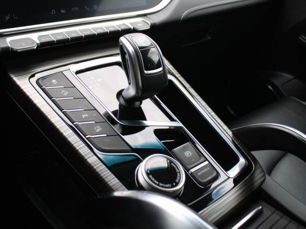 Geely Atlas Pro с пробегом 2024 года, цена 2 329 000 рублей, 27501 км, внедорожник, Автокод Объявления