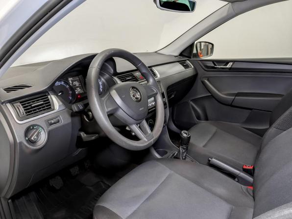 Skoda Rapid I Рестайлинг с пробегом 2019 года, цена 990 000 рублей, 134795 км, лифтбек, Автокод Объявления
