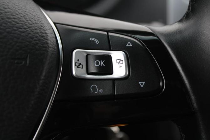 Volkswagen Polo V Рестайлинг с пробегом 2016 года, цена 1 150 000 рублей, 143000 км, седан, Автокод Объявления