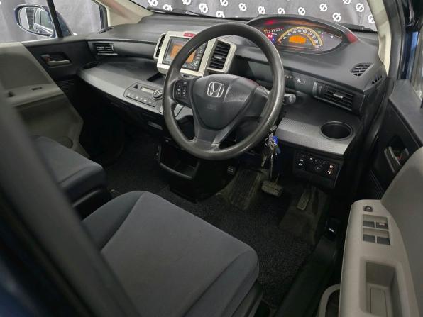 Honda Freed I с пробегом 2009 года, цена 851 000 рублей, 182339 км, компактвэн, Автокод Объявления