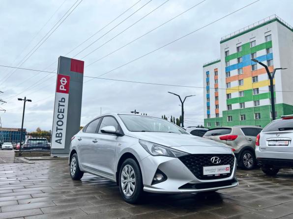 Hyundai Solaris II Рестайлинг с пробегом 2021 года, цена 1 579 700 рублей, 49768 км, седан, Автокод Объявления