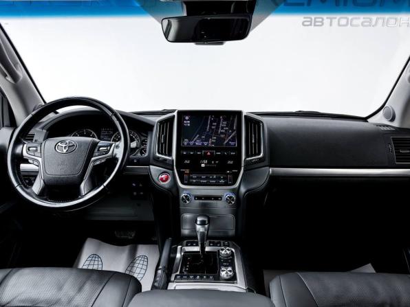 Toyota Land Cruiser 200 Series Рестайлинг 2 с пробегом 2019 года, цена 8 900 000 рублей, 84093 км, внедорожник, Автокод Объявления