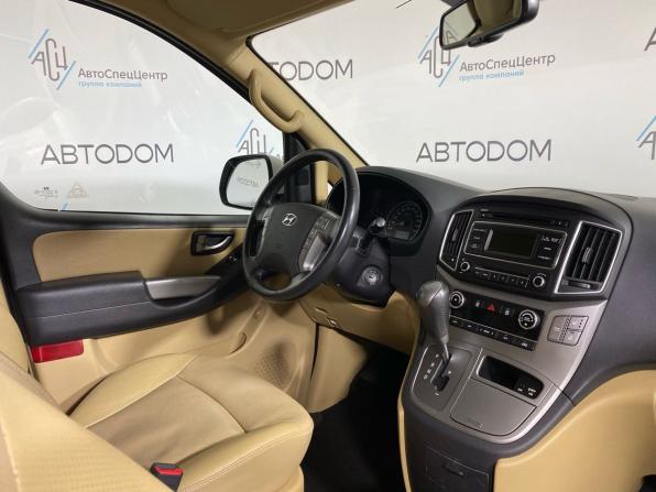 Hyundai H-1 II Рестайлинг 2 с пробегом 2018 года, цена 2 474 900 рублей, 172407 км, минивэн, Автокод Объявления