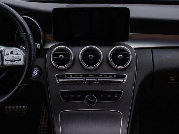 Mercedes-Benz C-Класс IV (W205) Рестайлинг с пробегом 2019 года, цена 2 998 000 рублей, 96351 км, седан, Автокод Объявления
