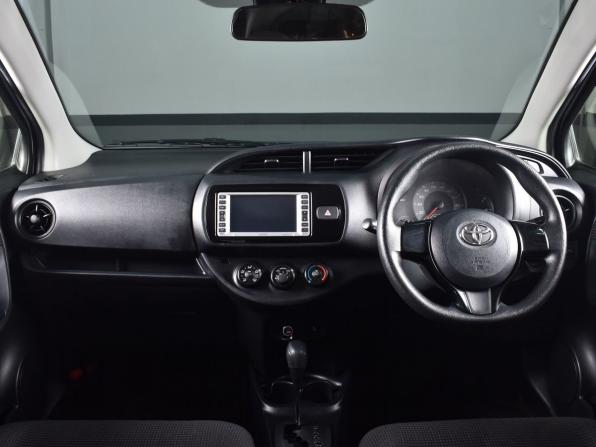 Toyota Vitz III (XP130) Рестайлинг 2 с пробегом 2018 года, цена 919 999 рублей, 114415 км, хэтчбек, Автокод Объявления