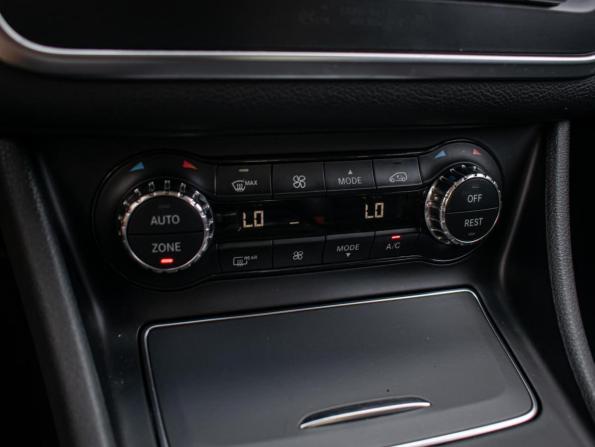 Mercedes-Benz CLA I (C117 X117) Рестайлинг с пробегом 2016 года, цена 2 120 000 рублей, 98168 км, седан, Автокод Объявления