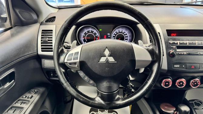 Mitsubishi Outlander II Рестайлинг с пробегом 2010 года, цена 895 000 рублей, 251678 км, внедорожник, Автокод Объявления