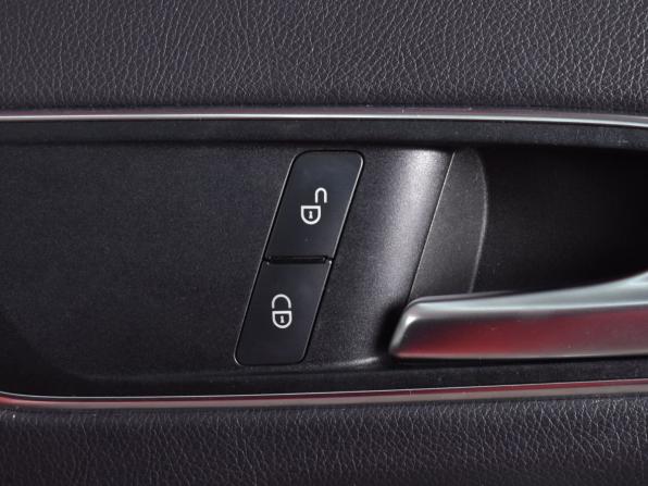 Mercedes-Benz A-Класс III (W176) с пробегом 2015 года, цена 1 199 995 рублей, 48646 км, хэтчбек, Автокод Объявления