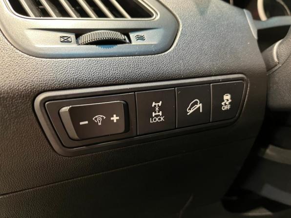 Hyundai ix35 I Рестайлинг с пробегом 2013 года, цена 1 198 000 рублей, 244081 км, внедорожник, Автокод Объявления