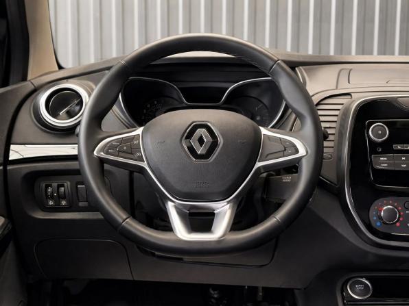Renault Kaptur I Рестайлинг с пробегом 2021 года, цена 1 697 000 рублей, 32956 км, внедорожник, Автокод Объявления