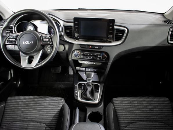 Kia Ceed III Рестайлинг с пробегом 2022 года, цена 2 150 000 рублей, 36132 км, хэтчбек, Автокод Объявления
