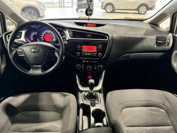 Kia Ceed II Рестайлинг с пробегом 2016 года, цена 1 249 000 рублей, 157000 км, универсал, Автокод Объявления