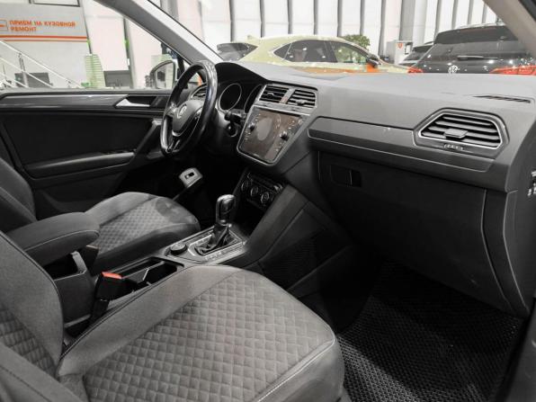Volkswagen Tiguan II с пробегом 2018 года, цена 2 250 000 рублей, 167939 км, внедорожник, Автокод Объявления