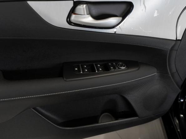 Kia K3 II (China Market) Рестайлинг с пробегом 2025 года, цена 2 575 000 рублей, 70 км, седан, Автокод Объявления