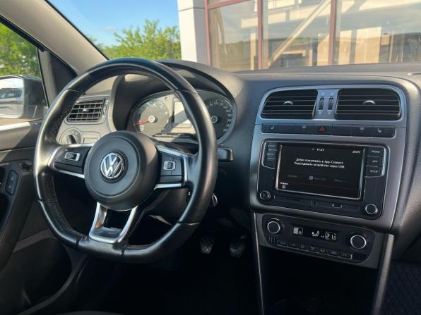 Volkswagen Polo V Рестайлинг с пробегом 2018 года, цена 1 400 000 рублей, 167608 км, седан, Автокод Объявления