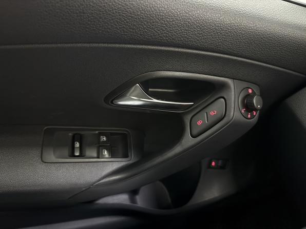Volkswagen Polo V с пробегом 2015 года, цена 949 000 рублей, 130000 км, седан, Автокод Объявления