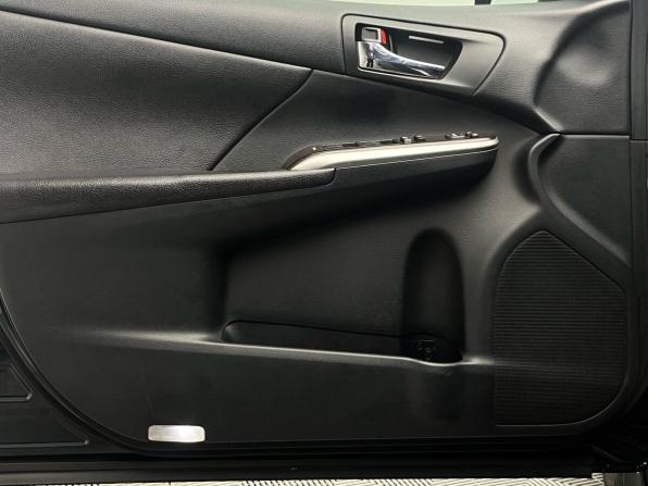 Toyota Camry VII (XV50) Рестайлинг с пробегом 2015 года, цена 1 999 000 рублей, 178071 км, седан, Автокод Объявления