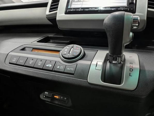 Honda Freed I Рестайлинг с пробегом 2013 года, цена 1 150 000 рублей, 170704 км, компактвэн, Автокод Объявления