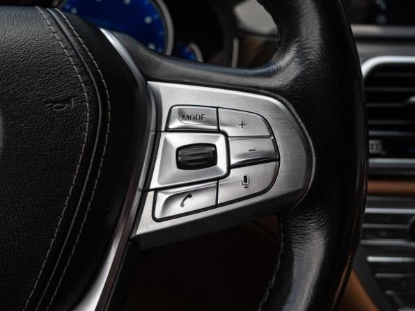BMW 7 серии VI (G11/G12) с пробегом 2017 года, цена 4 220 000 рублей, 136548 км, седан, Автокод Объявления
