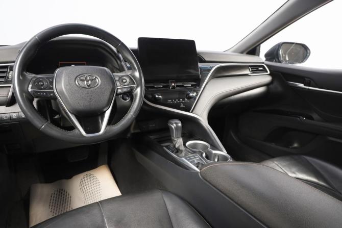 Toyota Camry VIII (XV70) Рестайлинг с пробегом 2023 года, цена 3 929 000 рублей, 43800 км, седан, Автокод Объявления
