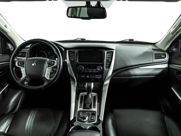 Mitsubishi Pajero Sport III с пробегом 2017 года, цена 3 099 585 рублей, 119000 км, внедорожник, Автокод Объявления