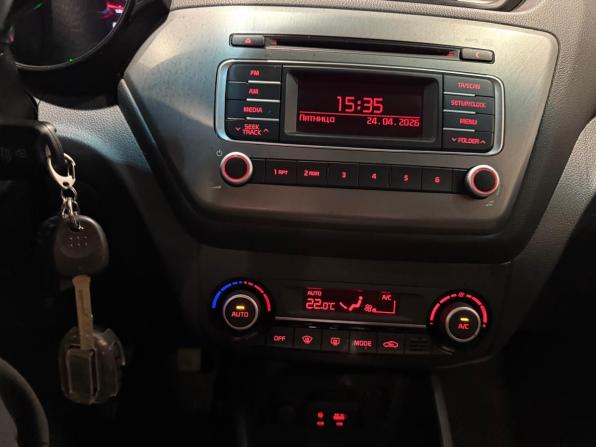 Kia Rio III Рестайлинг с пробегом 2016 года, цена 915 000 рублей, 207001 км, седан, Автокод Объявления
