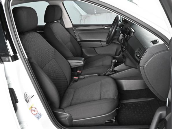 Volkswagen Polo VI с пробегом 2022 года, цена 1 777 000 рублей, 34547 км, лифтбек, Автокод Объявления