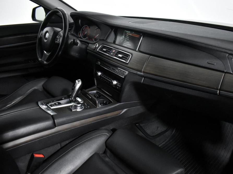 BMW 7 серии V (F01/F02/F04) Рестайлинг Санкт-Петербург  - изображение 16