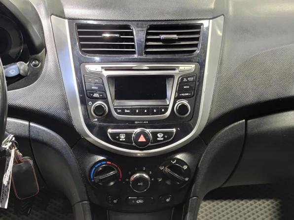 Hyundai Solaris I с пробегом 2014 года, цена 686 000 рублей, 210661 км, седан, Автокод Объявления