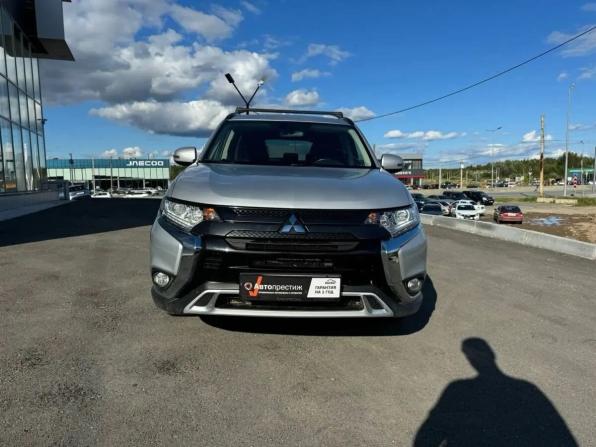 Mitsubishi Outlander III Рестайлинг 3 с пробегом 2022 года, цена 2 445 000 рублей, 101067 км, внедорожник, Автокод Объявления