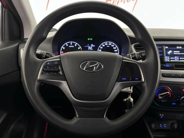 Hyundai Solaris II с пробегом 2018 года, цена 1 299 000 рублей, 120252 км, седан, Автокод Объявления