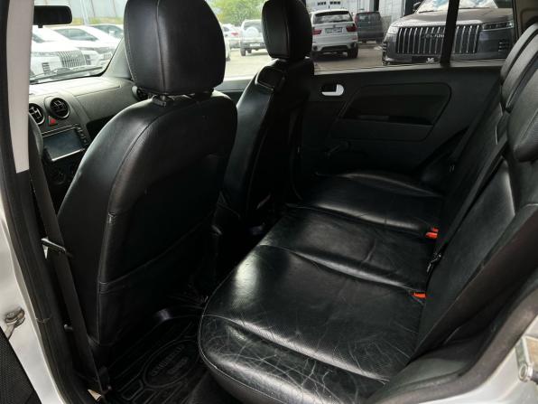 Ford Fusion I с пробегом 2004 года, цена 375 000 рублей, 324109 км, хэтчбек, Автокод Объявления