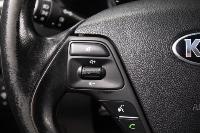 Kia Ceed II с пробегом 2014 года, цена 949 000 рублей, 145082 км, хэтчбек, Автокод Объявления