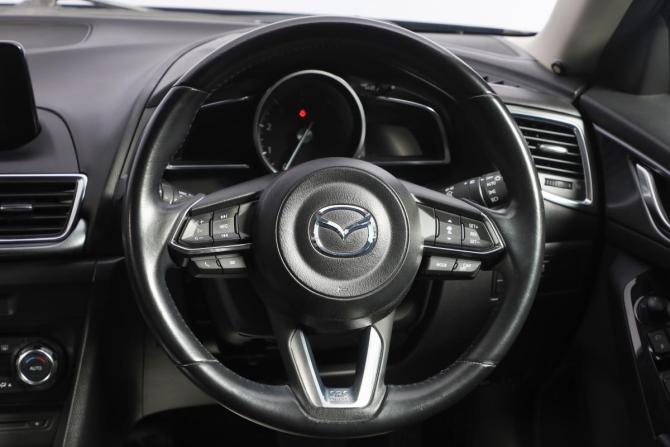 Mazda Axela III Рестайлинг с пробегом 2016 года, цена 1 529 000 рублей, 66565 км, хэтчбек, Автокод Объявления
