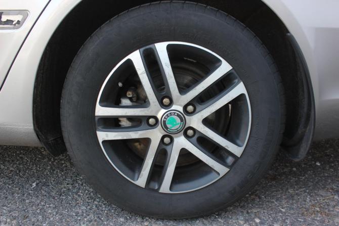 Skoda Octavia II (A5) Рестайлинг с пробегом 2011 года, цена 647 000 рублей, 291050 км, лифтбек, Автокод Объявления