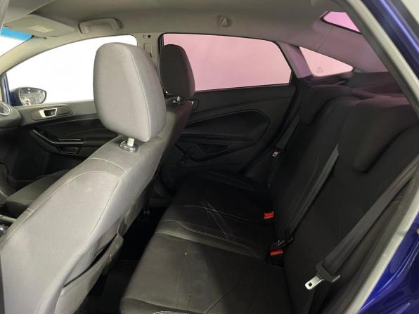 Ford Fiesta Mk6 Рестайлинг с пробегом 2015 года, цена 700 000 рублей, 220900 км, седан, Автокод Объявления